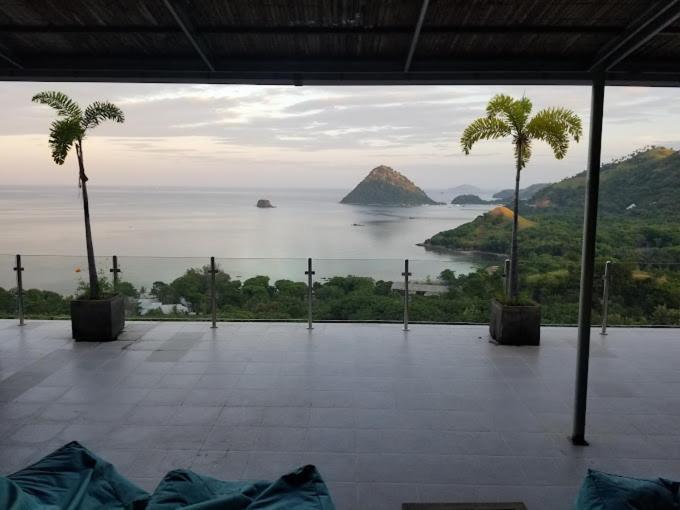 Sunset Hill Hotel Labuan Bajo Exterior photo