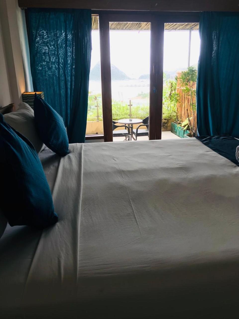 Sunset Hill Hotel Labuan Bajo Exterior photo