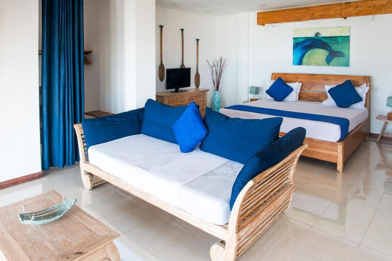 Sunset Hill Hotel Labuan Bajo Exterior photo