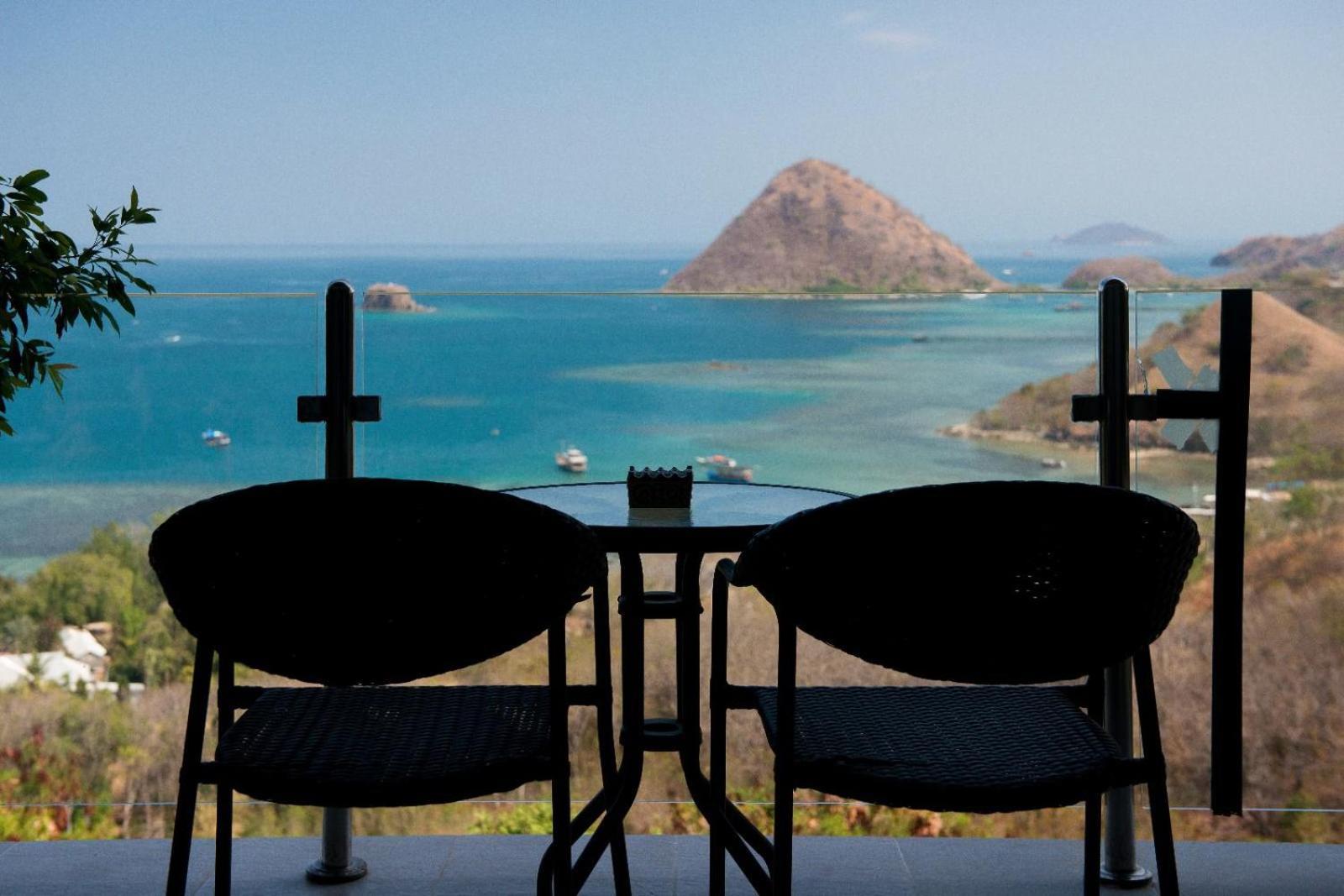 Sunset Hill Hotel Labuan Bajo Exterior photo