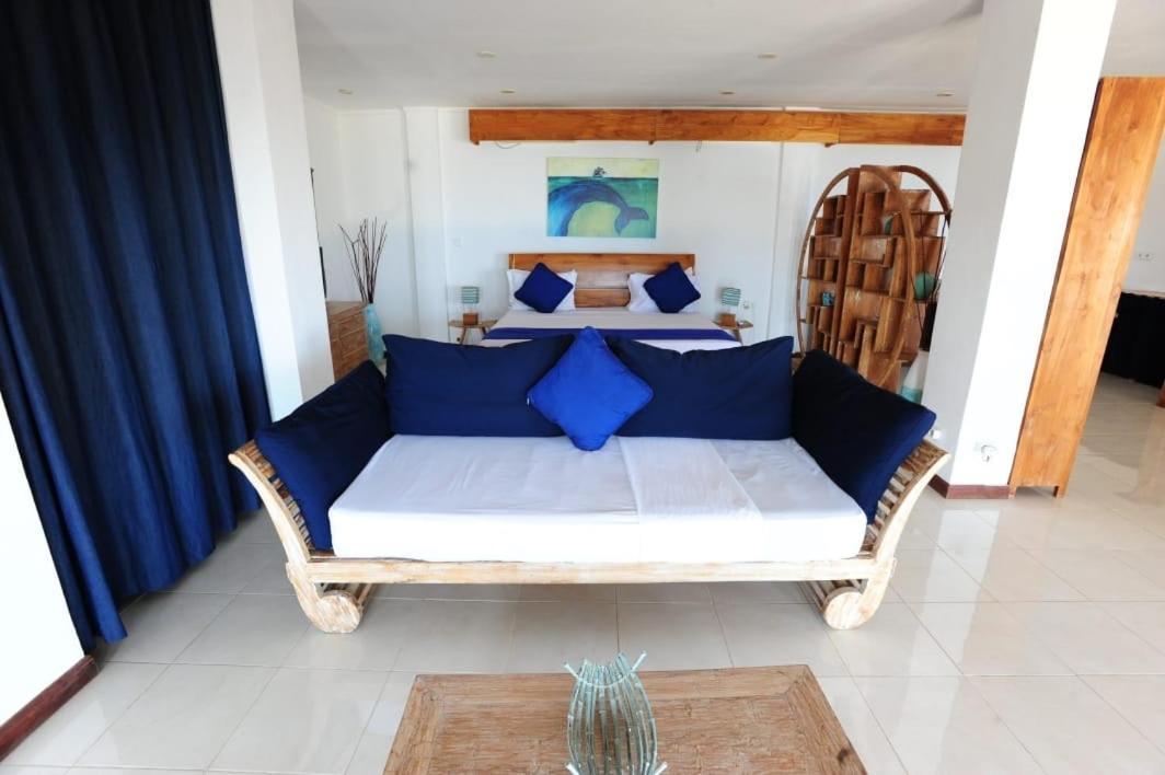 Sunset Hill Hotel Labuan Bajo Exterior photo
