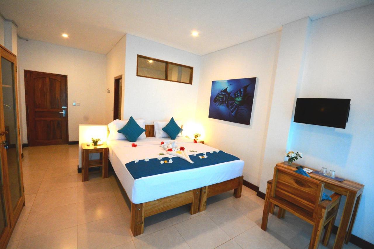 Sunset Hill Hotel Labuan Bajo Exterior photo
