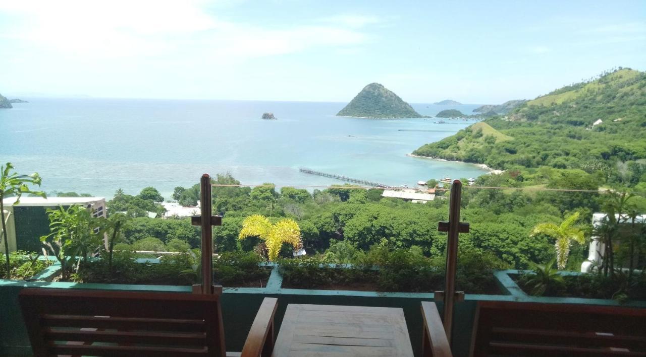 Sunset Hill Hotel Labuan Bajo Exterior photo